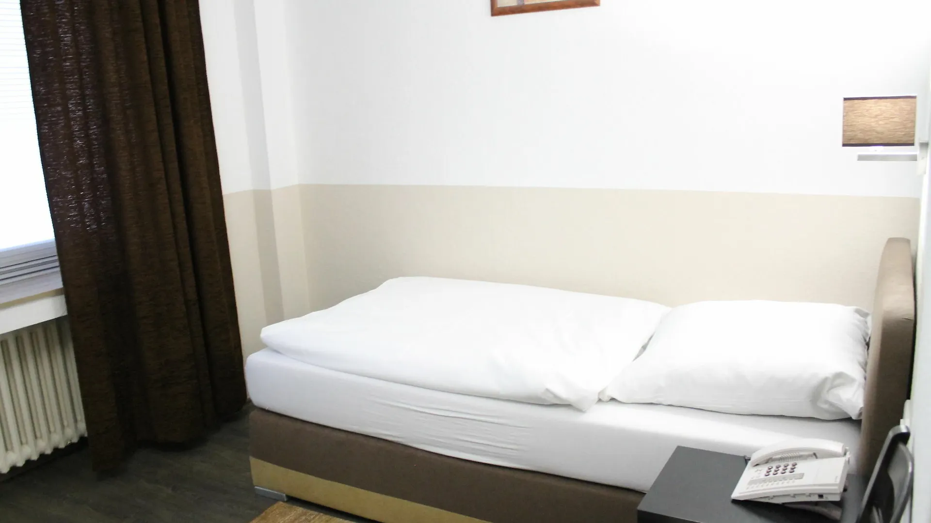 Rheinmetropole Hotel Dusseldorf 3*,
